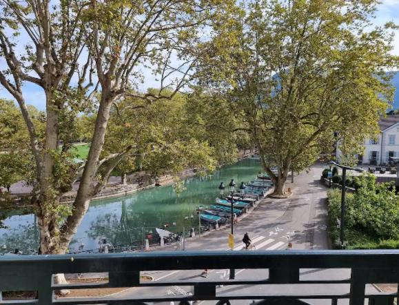 Le Ness - Face Au Pont Des Amours - Majord'Home Annecy Zewnętrze zdjęcie